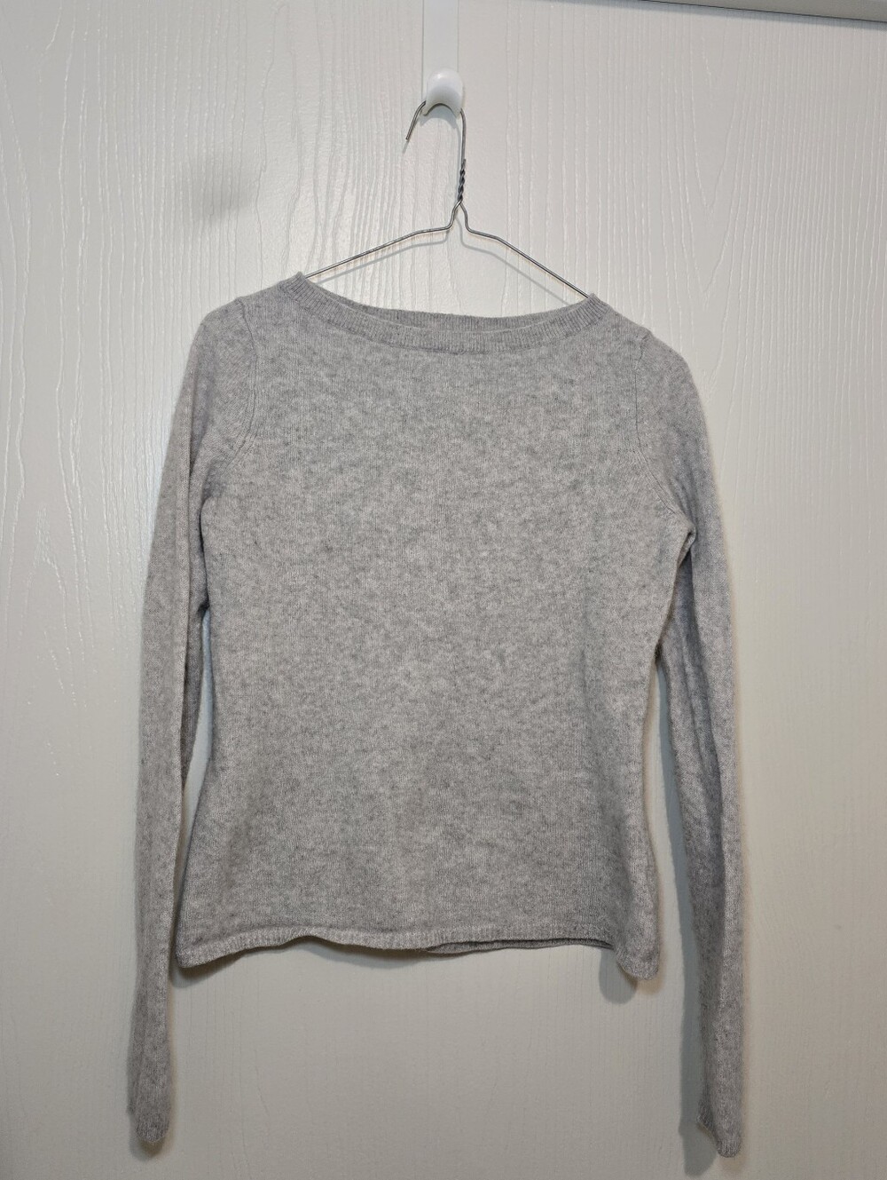 Women Ellen Tracy 100% Cashmere sweater size M barely used